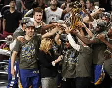 熊猫体育-NBA总决赛赛程吃紧，托特纳姆关键时刻防线松动，气氛紧张，纪律约束更严格